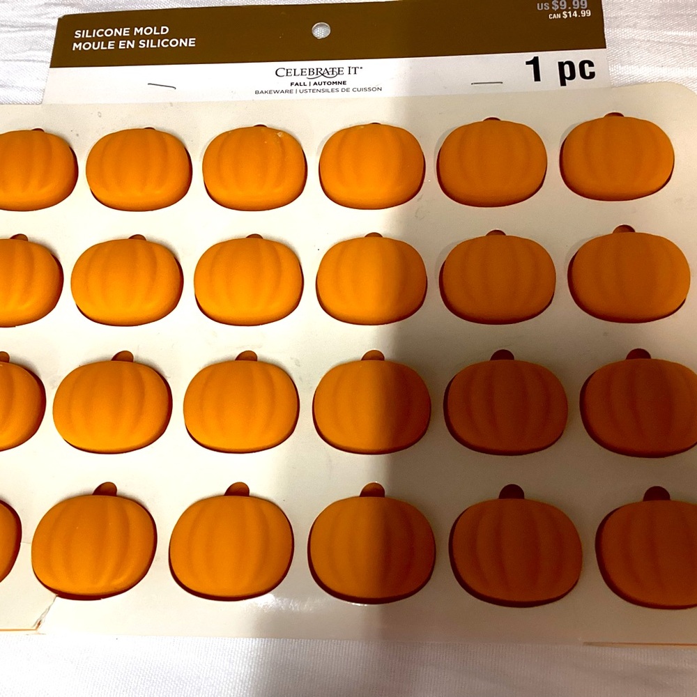 Celebrate it silicone pumpkin mold